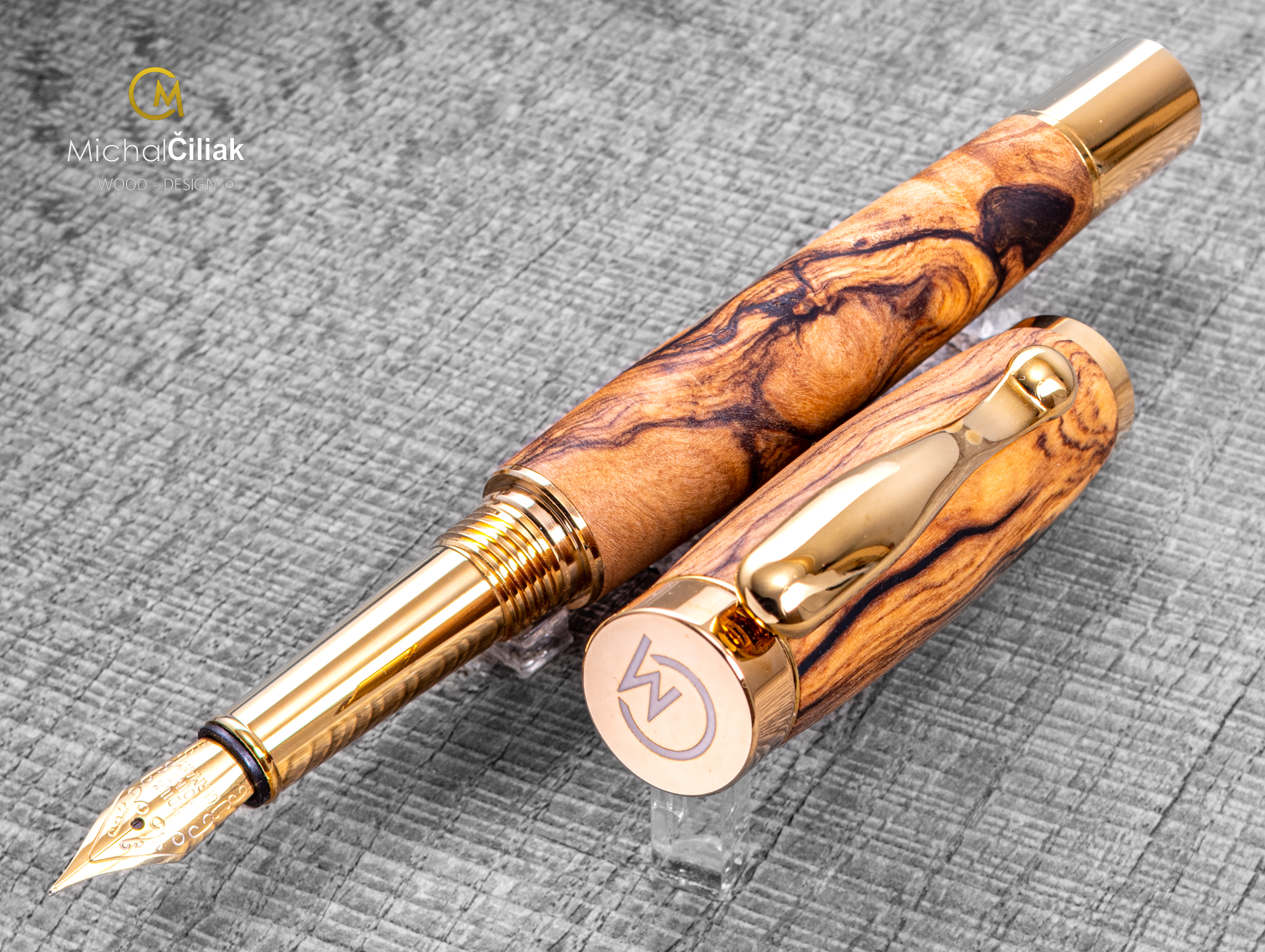 Dřevěné plnící pero Superior Olivovník & pryskyřice - Elegant gold