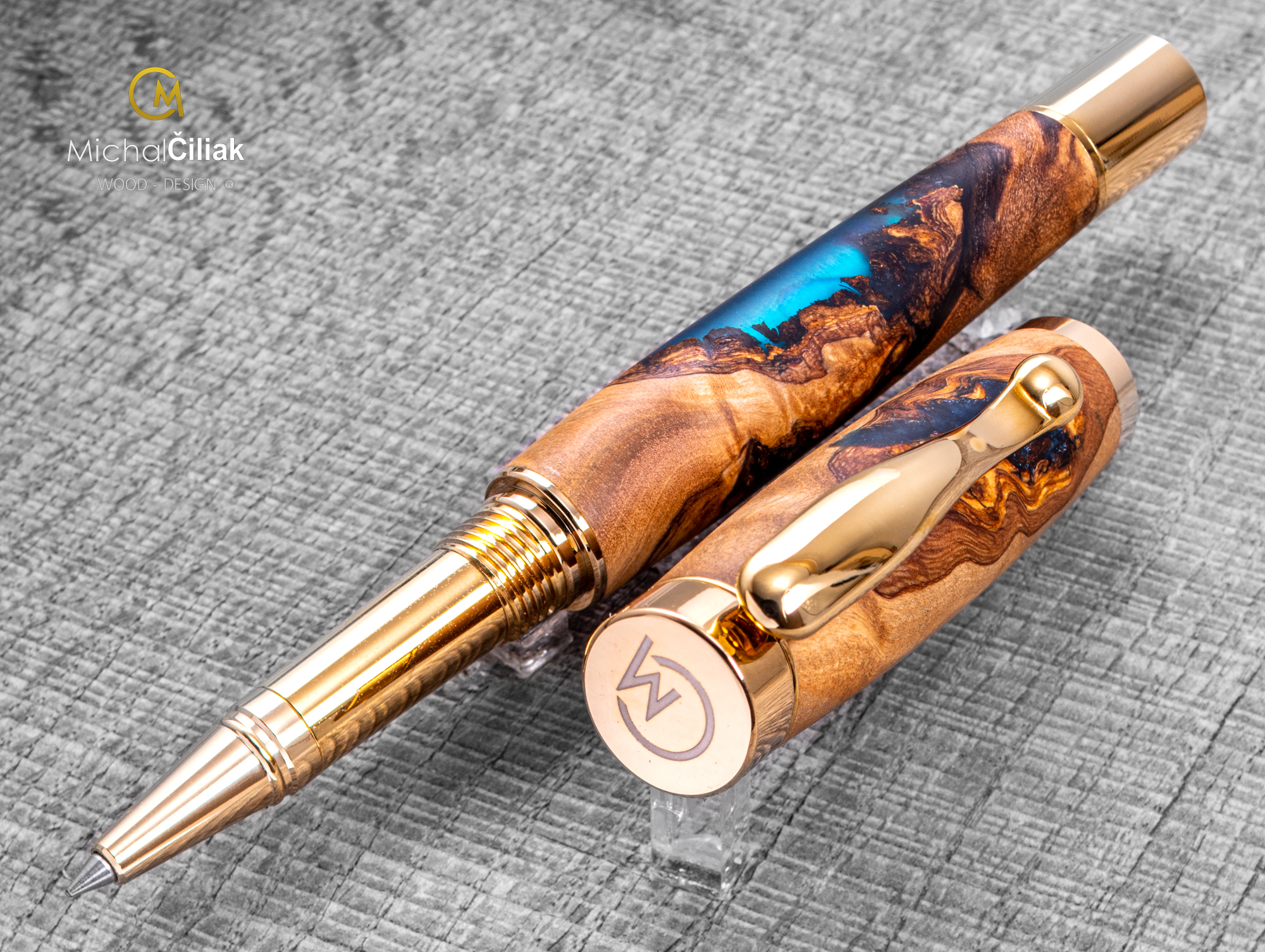 Dřevěné kuličkové pero Superior Olivovník & pryskyřice - Elegant gold