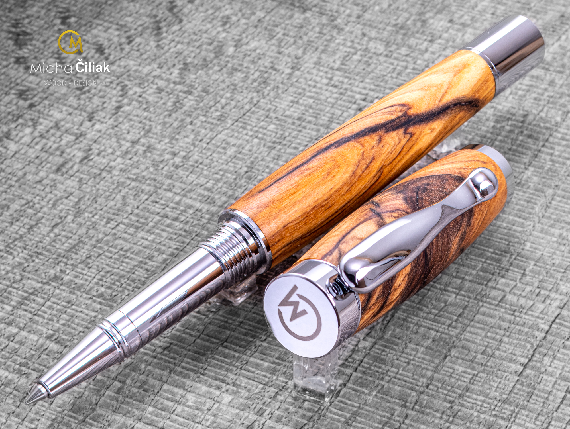 Dřevěné kuličkové pero Superior Olivovník & pryskyřice - Elegant chrome