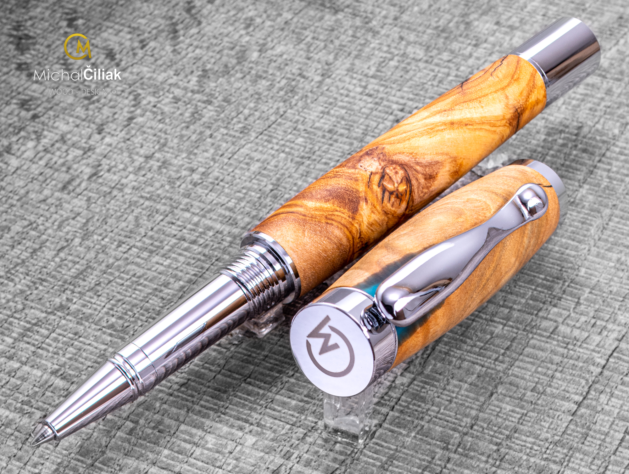 Dřevěné kuličkové pero Superior Olivovník & pryskyřice - Elegant chrome