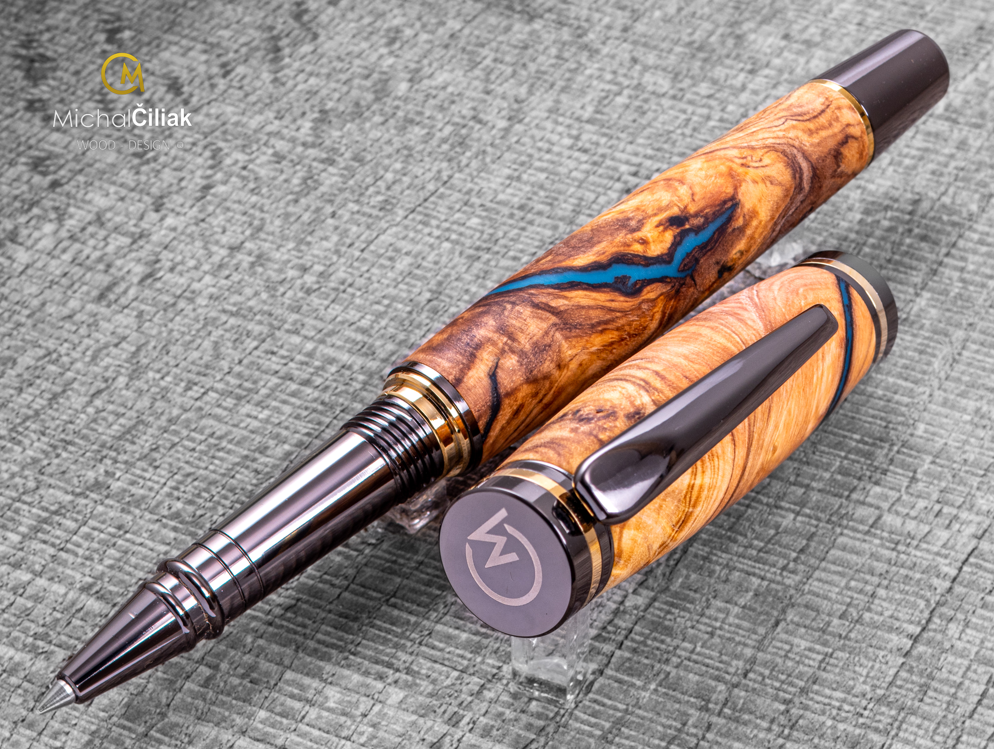 Dřevěné kuličkové pero Superior Olivovník & pryskyřice - Brilliance gunmetal gold