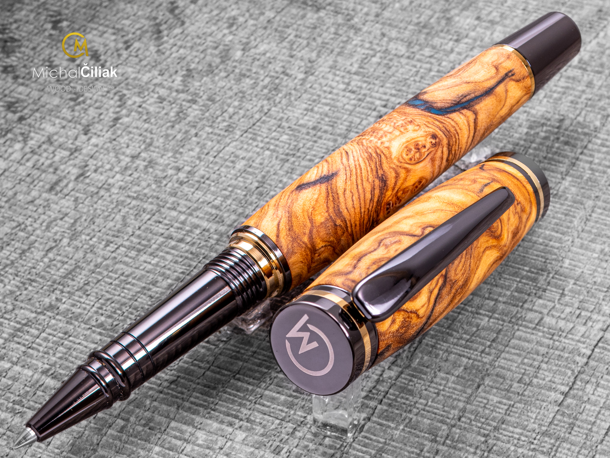 Dřevěné kuličkové pero Superior Olivovník & pryskyřice - Brilliance gunmetal gold