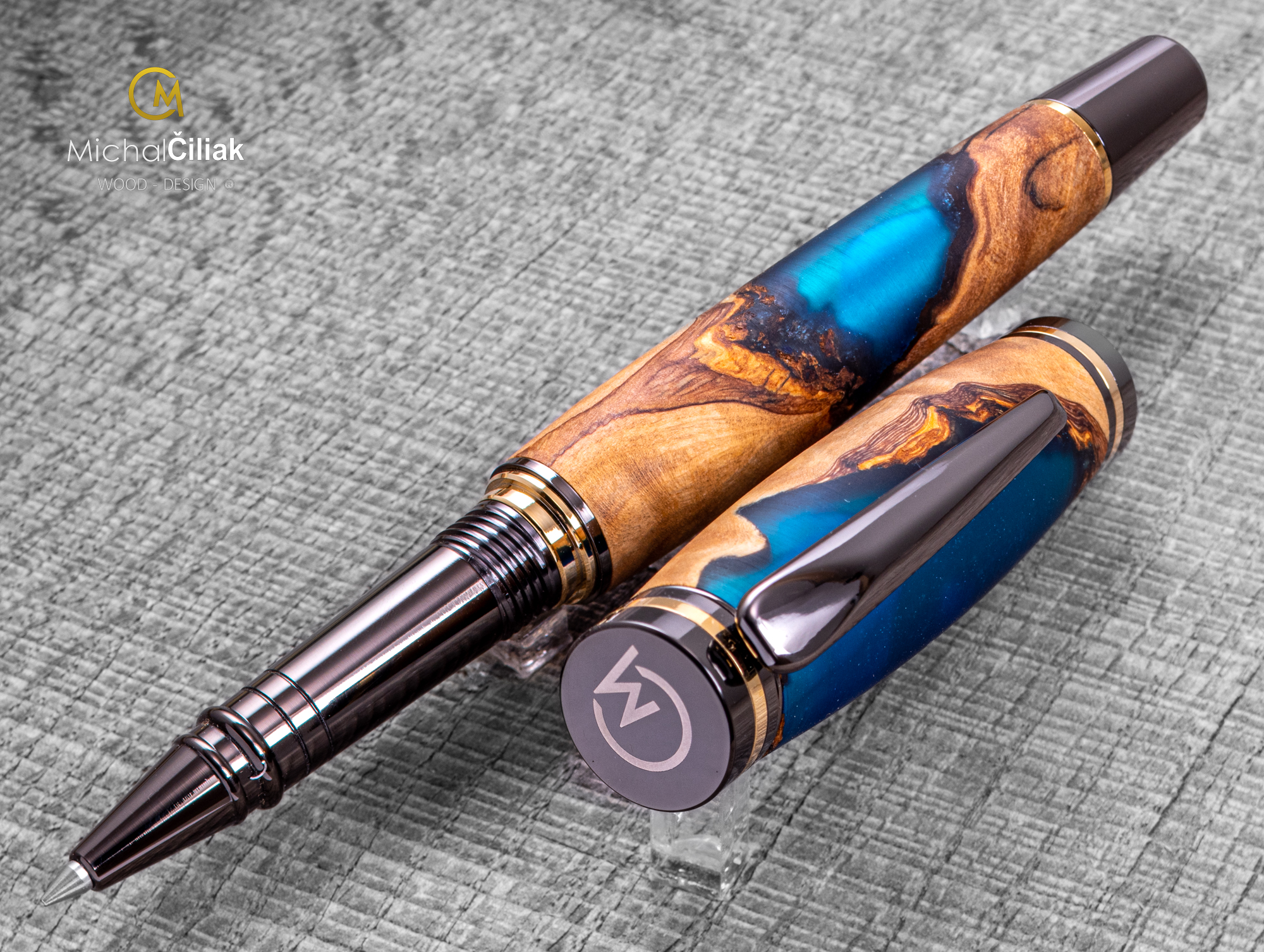 Dřevěné kuličkové pero Superior Olivovník & pryskyřice - Brilliance gunmetal gold