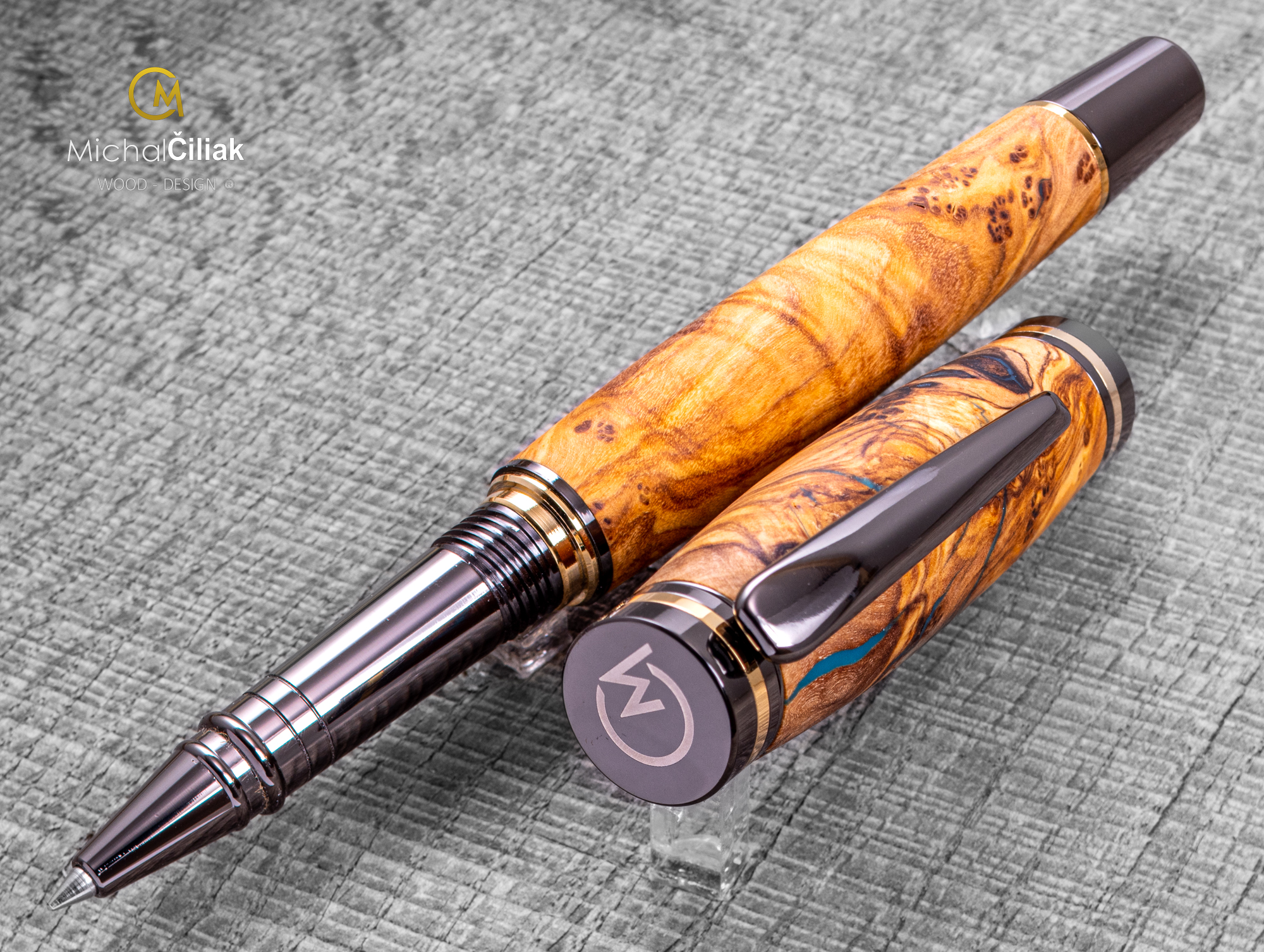 Dřevěné kuličkové pero Superior Olivovník & pryskyřice - Brilliance gunmetal gold