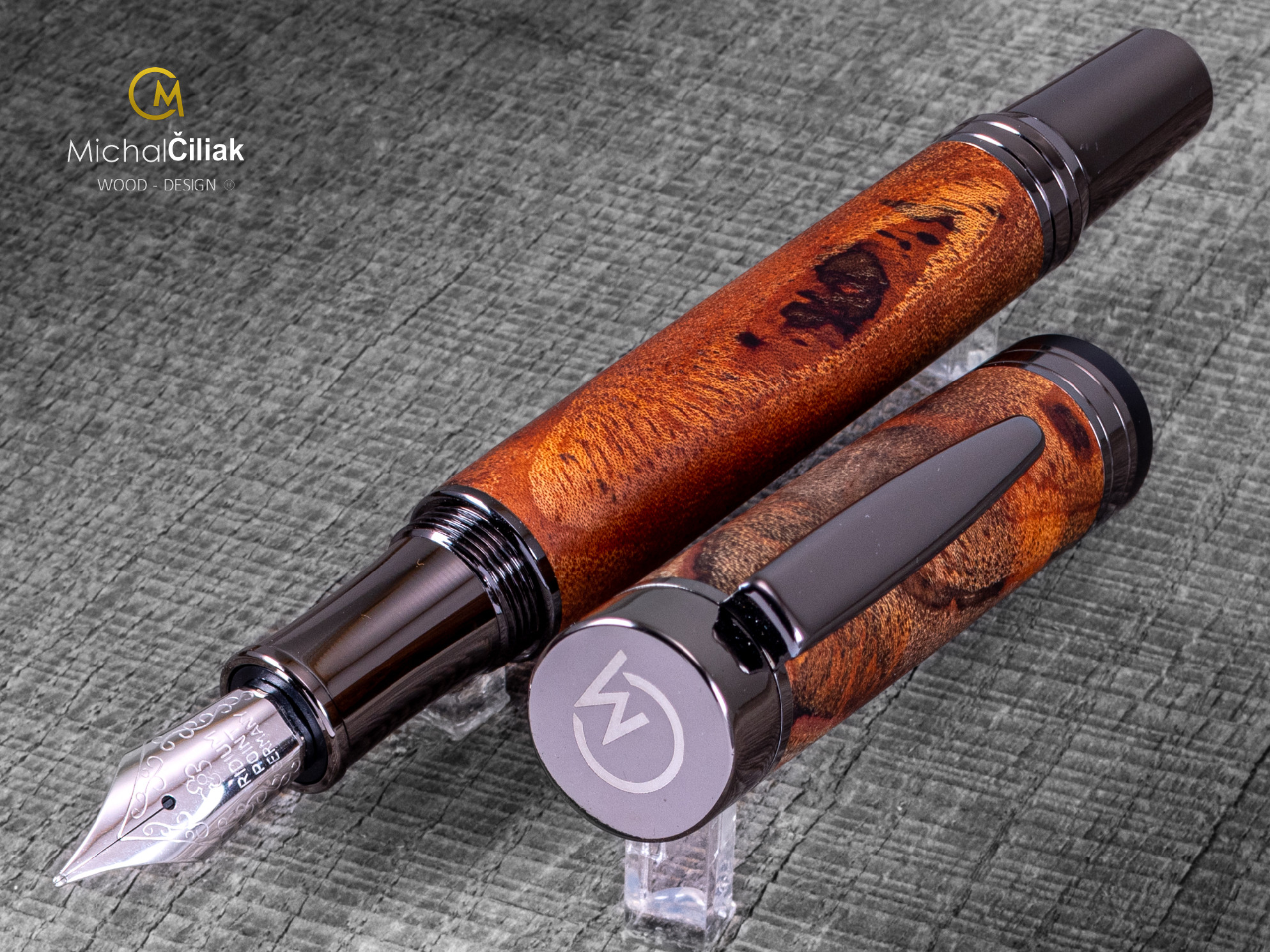 Dřevěné plnící pero Superior Mahagonová kořenice - Linear gunmetal