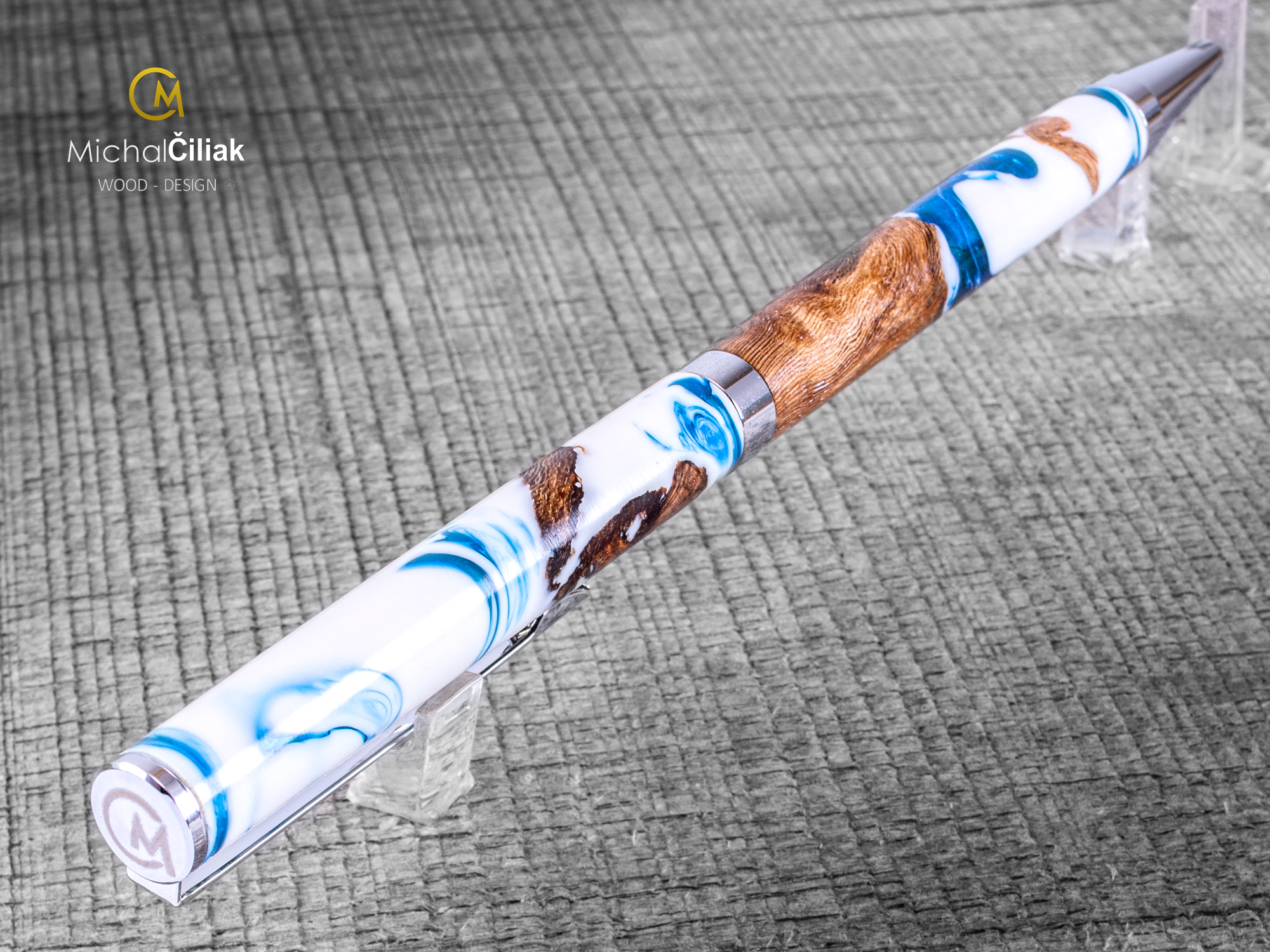 Dřevěné propiska pero Superior Vinná réva & pryskyřice - Blue - Slimline stříbrná