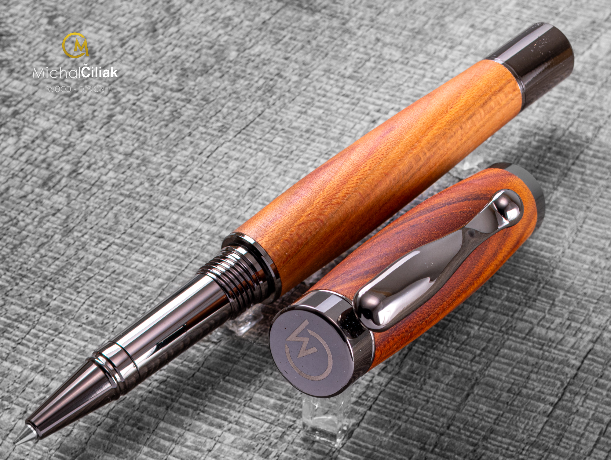 Dřevěné kuličkové pero Superior Švestka - Elegant gunmetal
