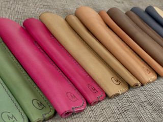 Mám plně naskladněna ručne vyráběná pouzdra od @levora_leather z Plzně😉👍🏽