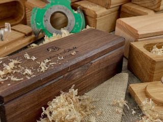 Krabičky na pera mám z buku, dubu, ale i ořechu amerického. #orechamericky #woodenbox #penbox
