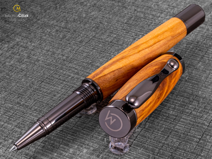 darek pro muze darkove pero s gravirovanim plnici kulickove drevene 1 3571