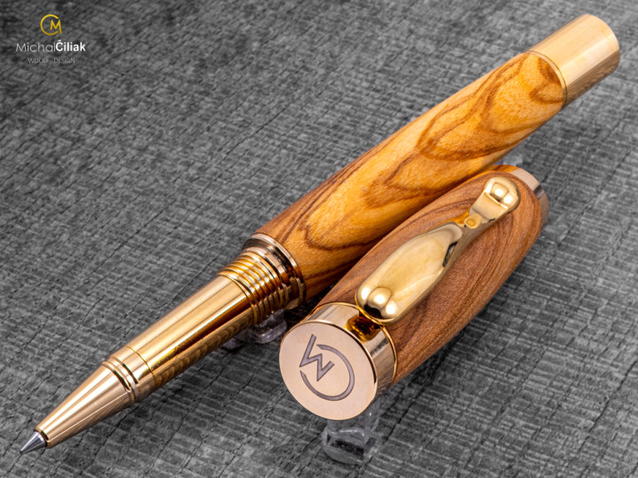 darek pro muze darkove pero s gravirovanim plnici kulickove drevene 1 3787