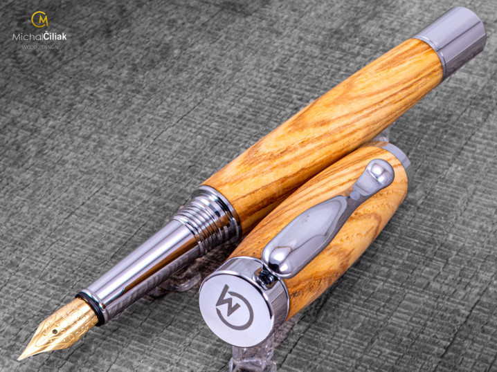 darek pro muze darkove pero s gravirovanim plnici kulickove drevene 1 3844