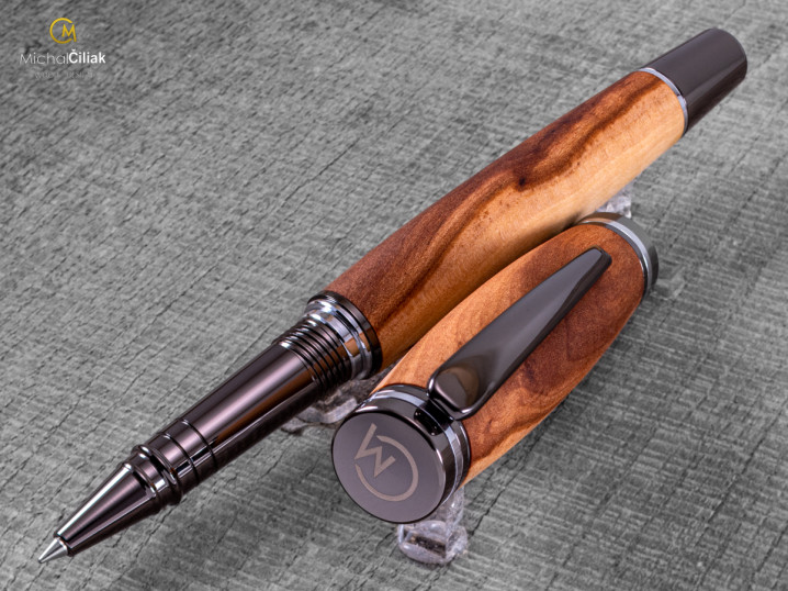 darek pro muze darkove pero s gravirovanim plnici kulickove drevene 1 4067