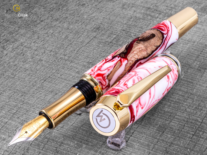 darek pro muze darkove pero s gravirovanim plnici kulickove drevene 1 4105