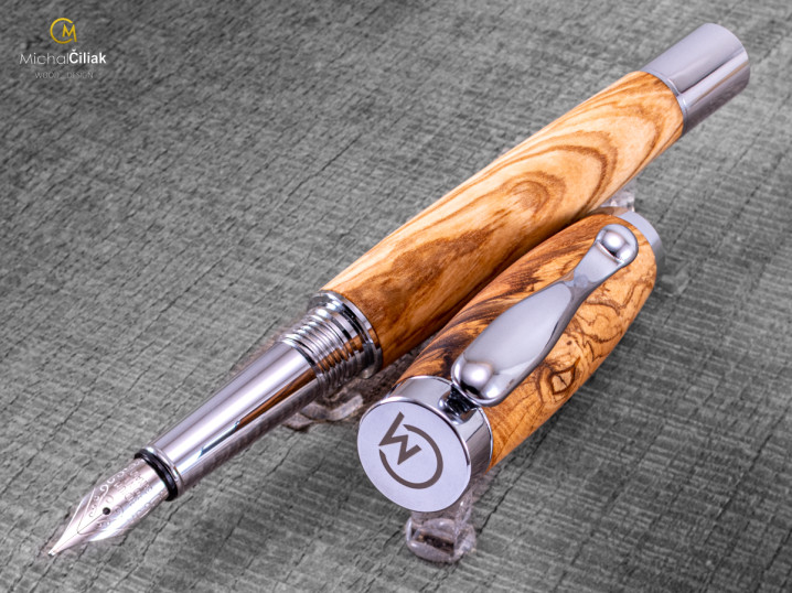 darek pro muze darkove pero s gravirovanim plnici kulickove drevene 1 4114