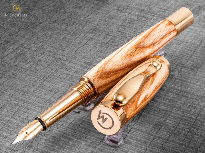 darek pro muze darkove pero s gravirovanim plnici kulickove drevene 1 4120