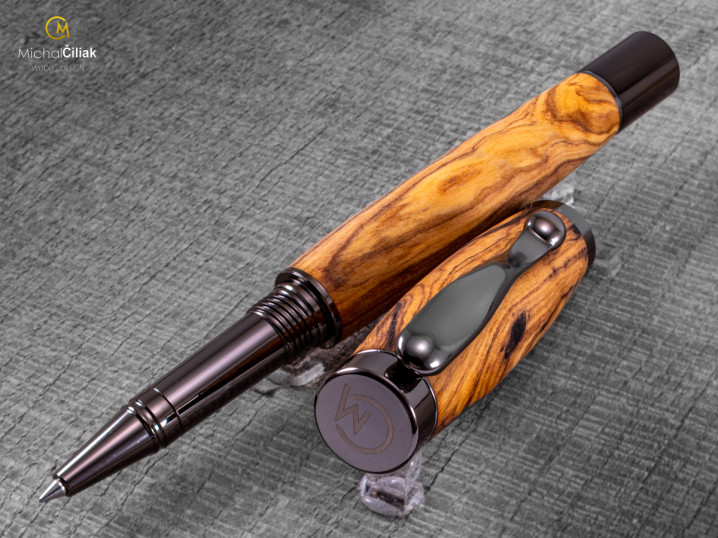 darek pro muze darkove pero s gravirovanim plnici kulickove drevene 1 4135