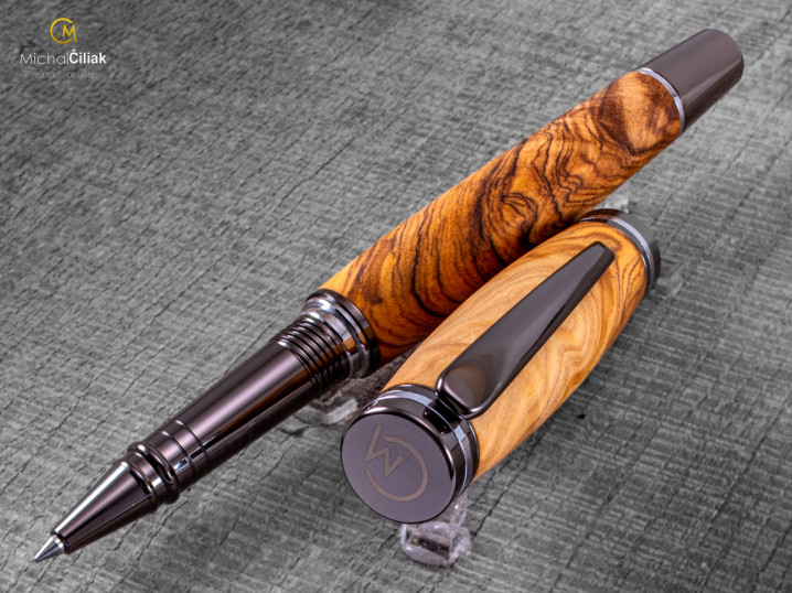 darek pro muze darkove pero s gravirovanim plnici kulickove drevene 1 4154