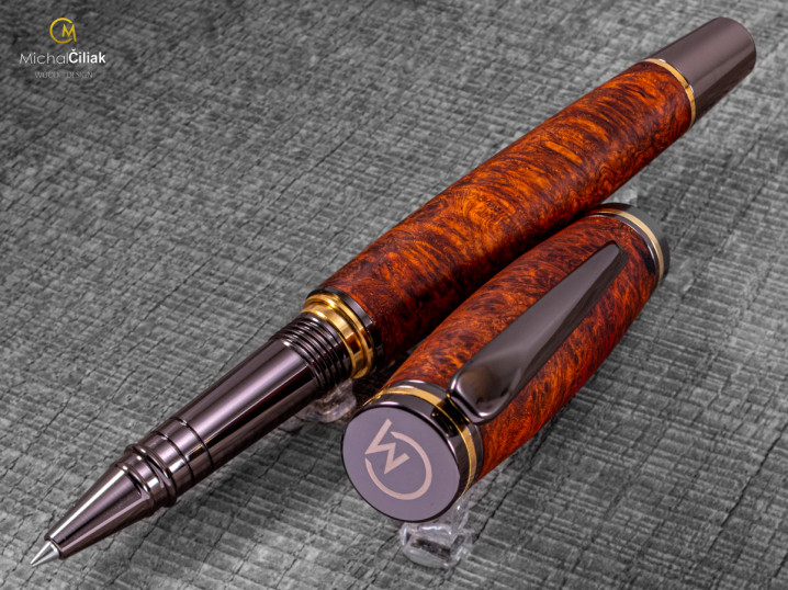 darek pro muze darkove pero s gravirovanim plnici kulickove drevene 1 4175