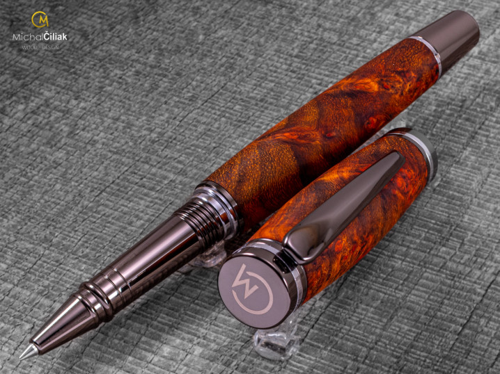 darek pro muze darkove pero s gravirovanim plnici kulickove drevene 1 4177