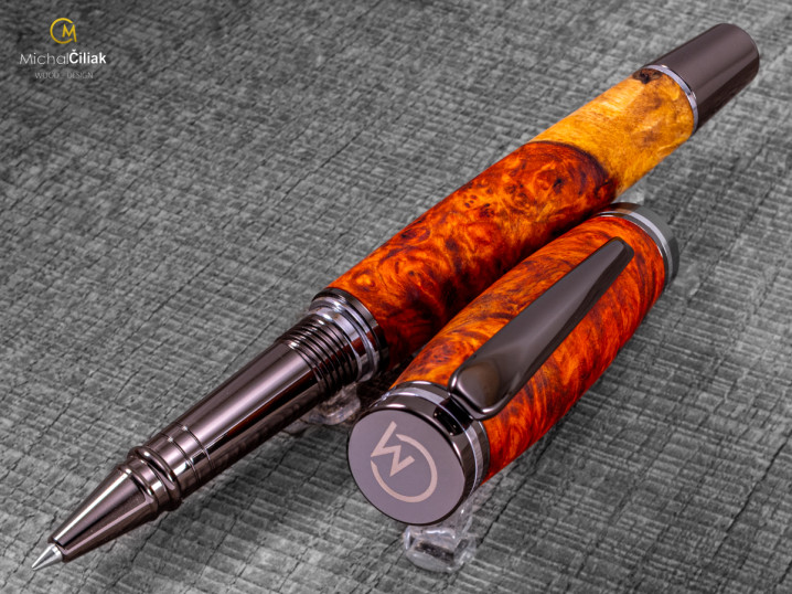 darek pro muze darkove pero s gravirovanim plnici kulickove drevene 1 4178