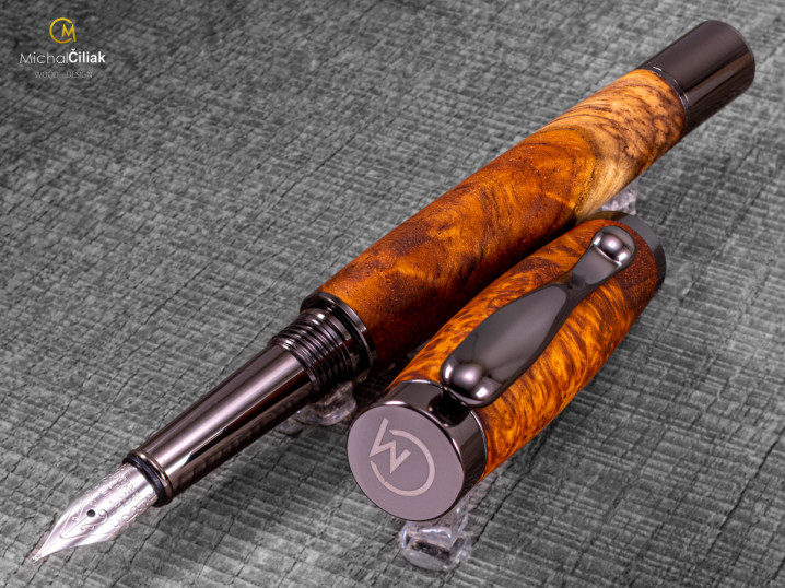 darek pro muze darkove pero s gravirovanim plnici kulickove drevene 1 4182