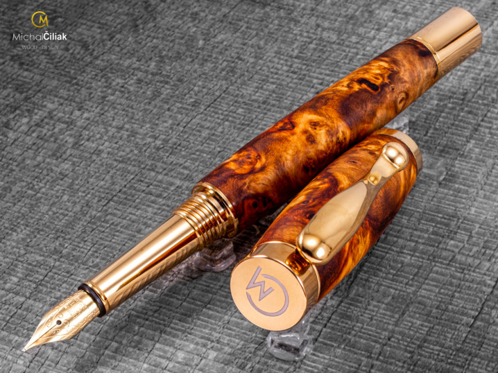 darek pro muze darkove pero s gravirovanim plnici kulickove drevene 1 4188