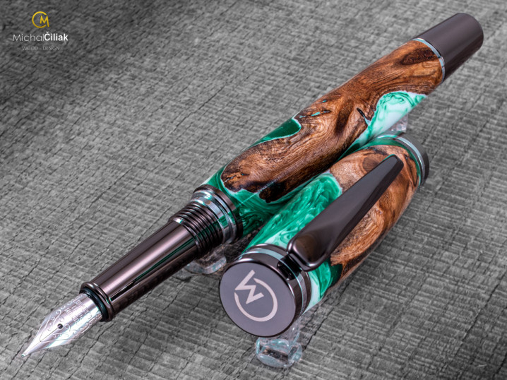 darek pro muze darkove pero s gravirovanim plnici kulickove drevene 1 4209