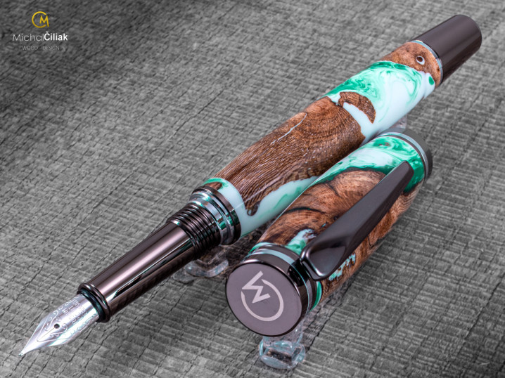 darek pro muze darkove pero s gravirovanim plnici kulickove drevene 1 4210