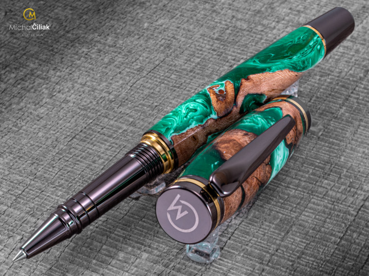 darek pro muze darkove pero s gravirovanim plnici kulickove drevene 1 4211