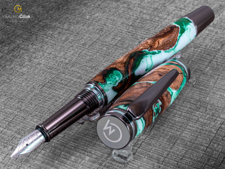 darek pro muze darkove pero s gravirovanim plnici kulickove drevene 1 4212