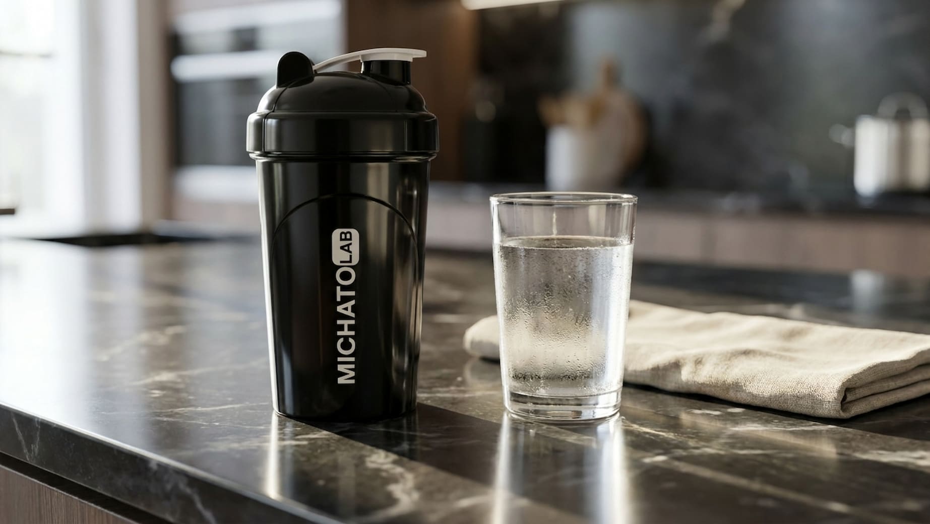 Jak vybrat shaker na protein: Pružina, sítko, nebo nerez?