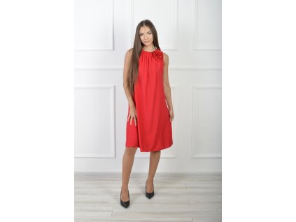 Dámske krátke bezrukávové šaty červenej farby s odnímateľným kvetom 21783