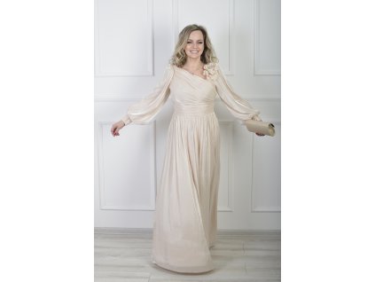 Romantické dlhé krémové spoločenské šaty s asymetrickým výstrihom a kvetinovým detailom 22717