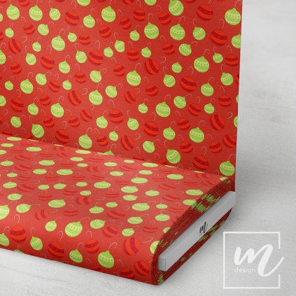 758017 vánoční baňky na červrené látka 3