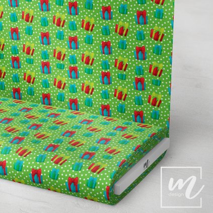 758027 vánoční dárky na puntíku látka 3