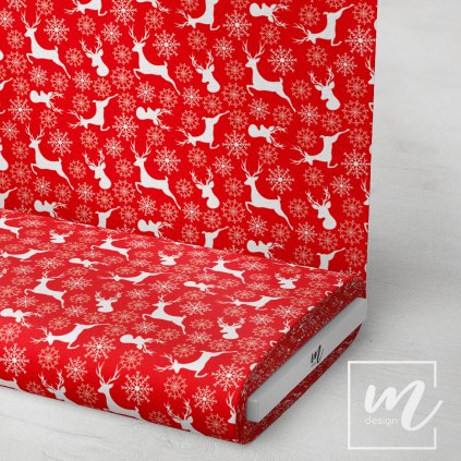 758047 vánocční jeleni na červené látka 3