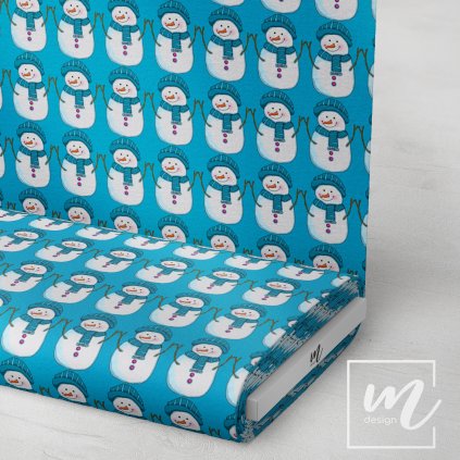 758079 sněhuláci s čepicí na modré látka 3