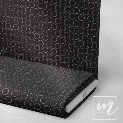 713043 2 kolečka na černé látka 3