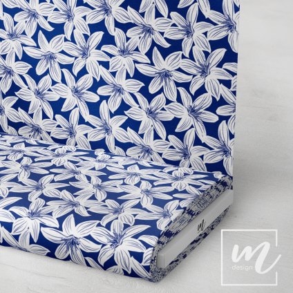 726212 ibišek bílý na modré látka 3