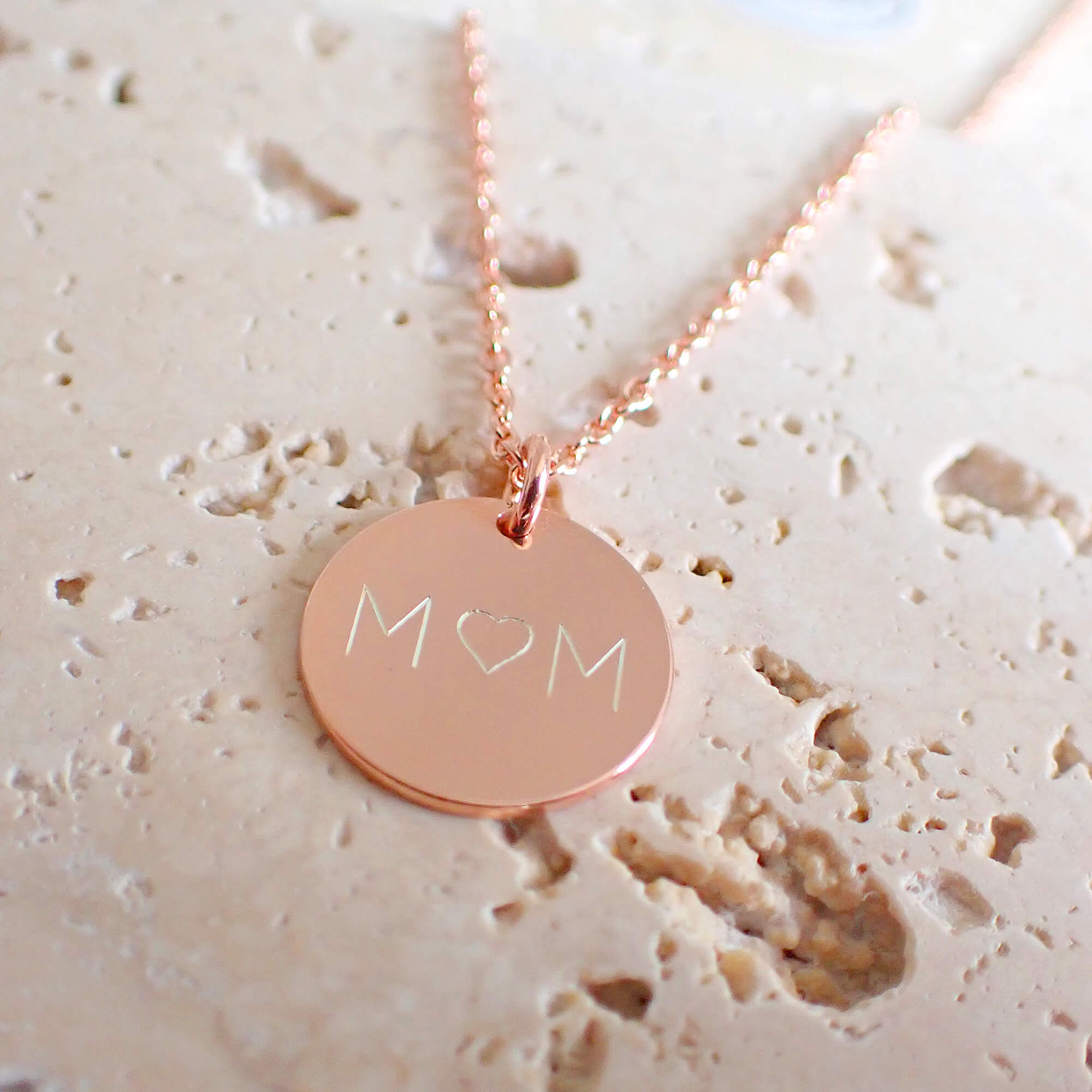 Šperk jako ideální vánoční dárek pro maminku