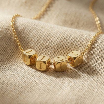 kostičky náhrdelník