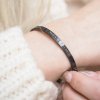Dámský personalizovaný bangle náramek s textem na přání, chirurgická ocel