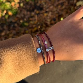 ✨Tři náramky. Tři vzpomínky. Tři emoce. Každý z těch náramků nese jiný význam❤️ Vytvořte si i vy svůj vlastní příběh. 🎁...