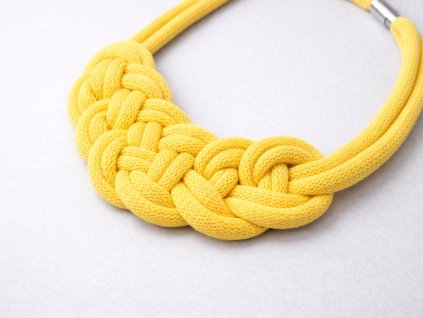 PLETENÝ BAVLNENÝ NÁHRDELNÍK NODEFIELD (ŽLTÝ) | UZLI