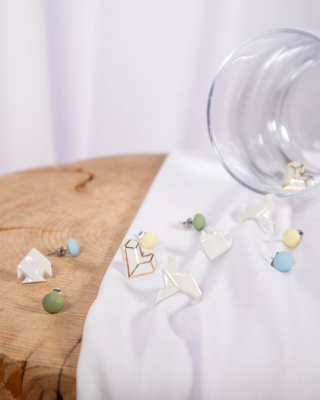 Sú kúsky, ktoré nepotrebujú pozornosť. Stačí im ticho, svetlo a dotyk. Porcelán, ktorý je prekrásny vo svojej...