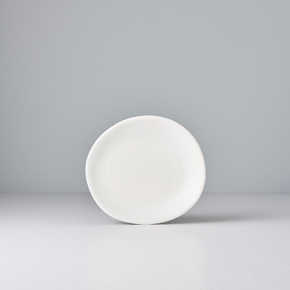 Irregular starter plate Modern 17 cm white