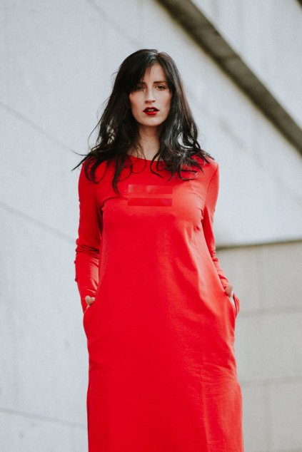 cervene mikinosaty rovnase prusvitne 01