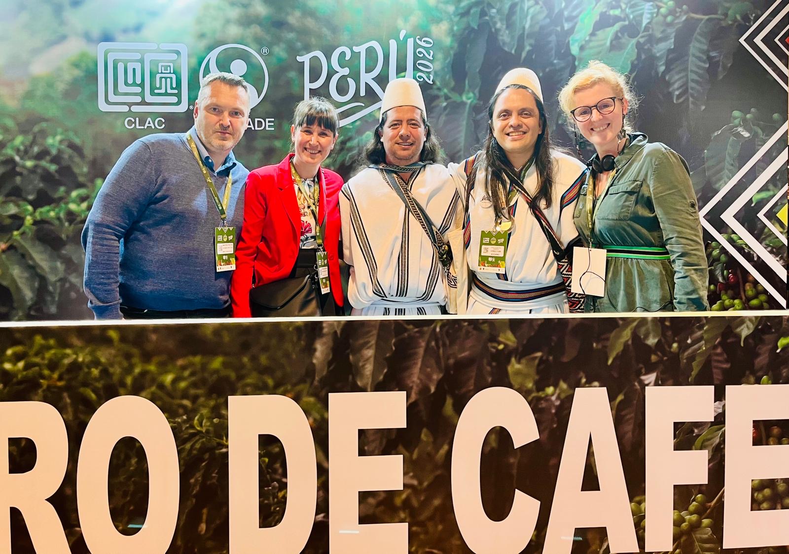 Porotci při cuppingu – Golden Cup Peru 2026