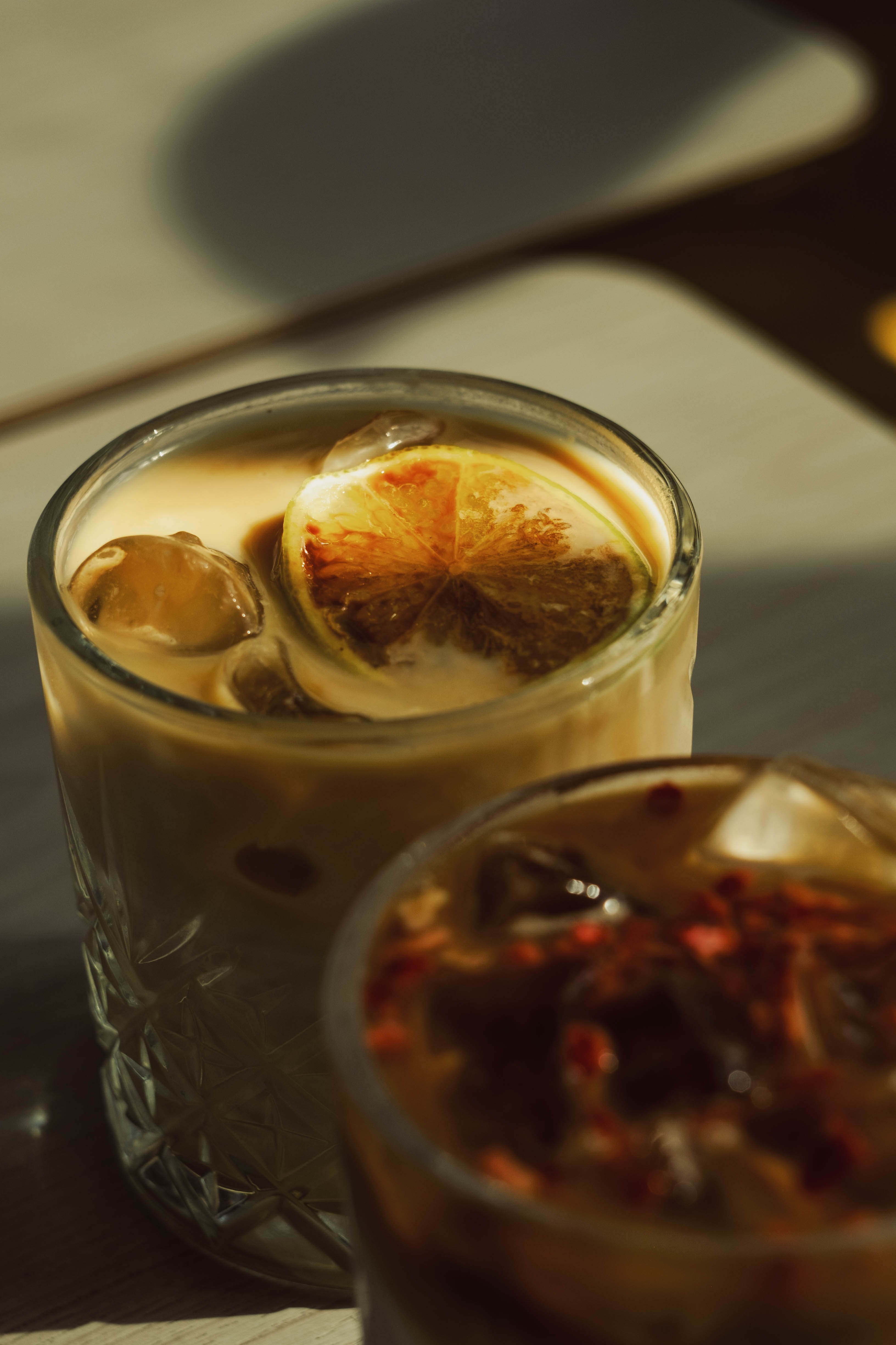 Osvěžující Espresso Tonic s limetkou